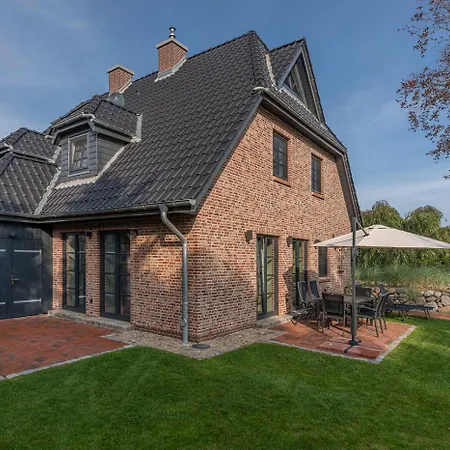 Doppelhaushaelfte Hygge Holiday home